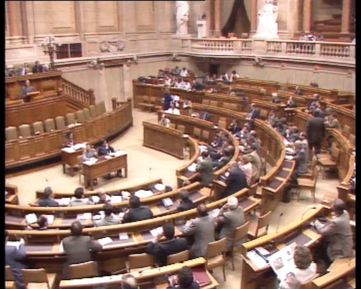 Debate na AR sobre a “doença das vacas loucas”