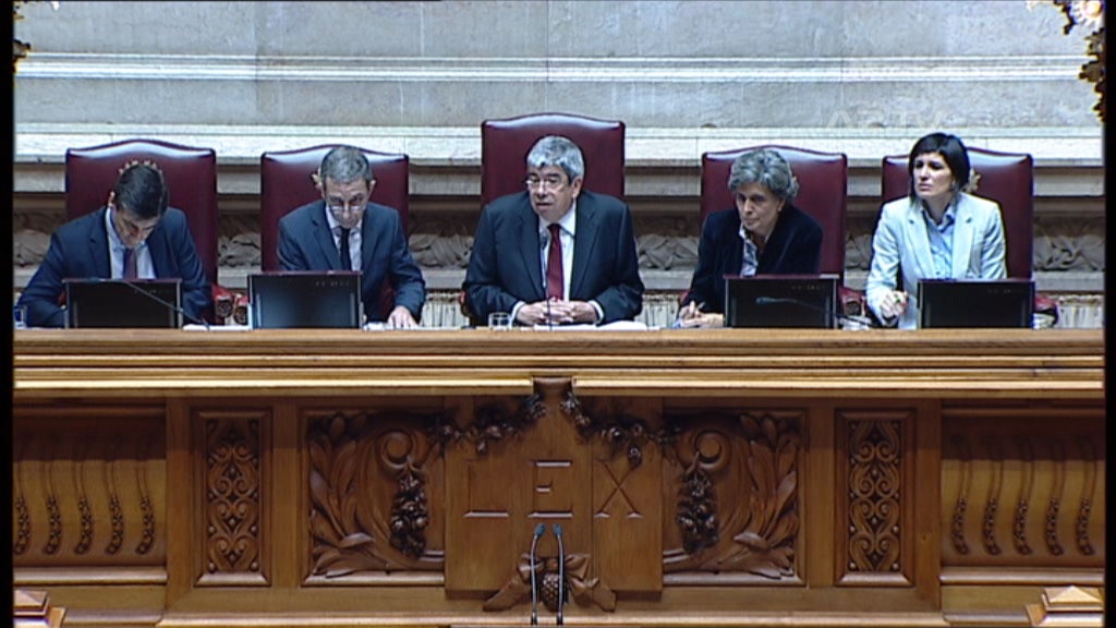 Aprovada lei sobre a “Procriação Medicamente Assistida”