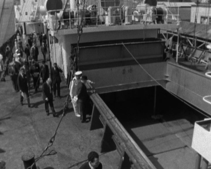 Visita de Américo Tomás ao navio Nacala