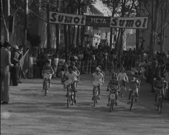 Competição de ciclismo infantil