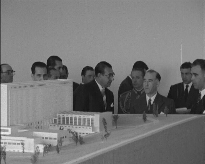 Craveiro Lopes visita as Obras da Cidade Universitária