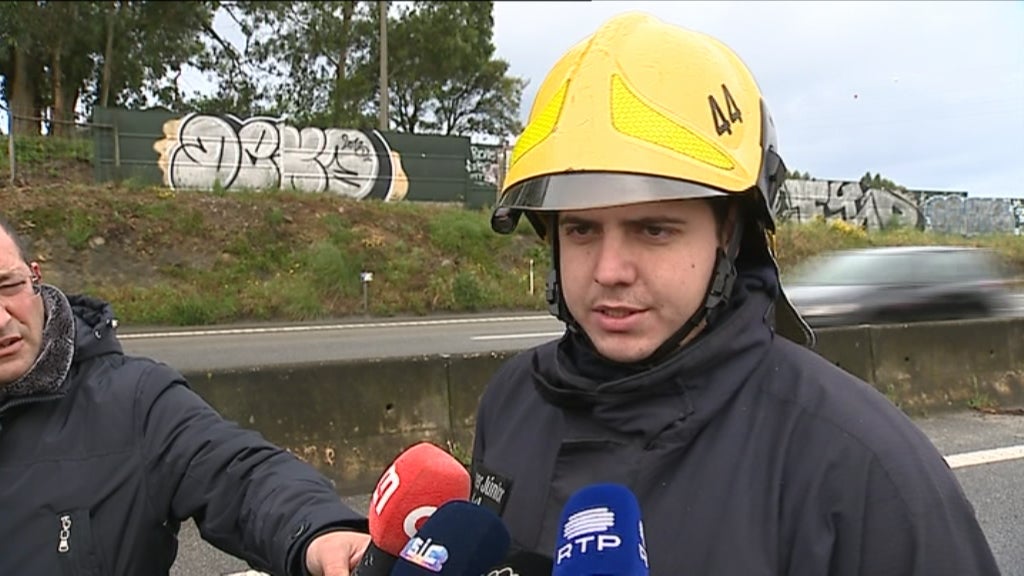 Despiste de camião na A28