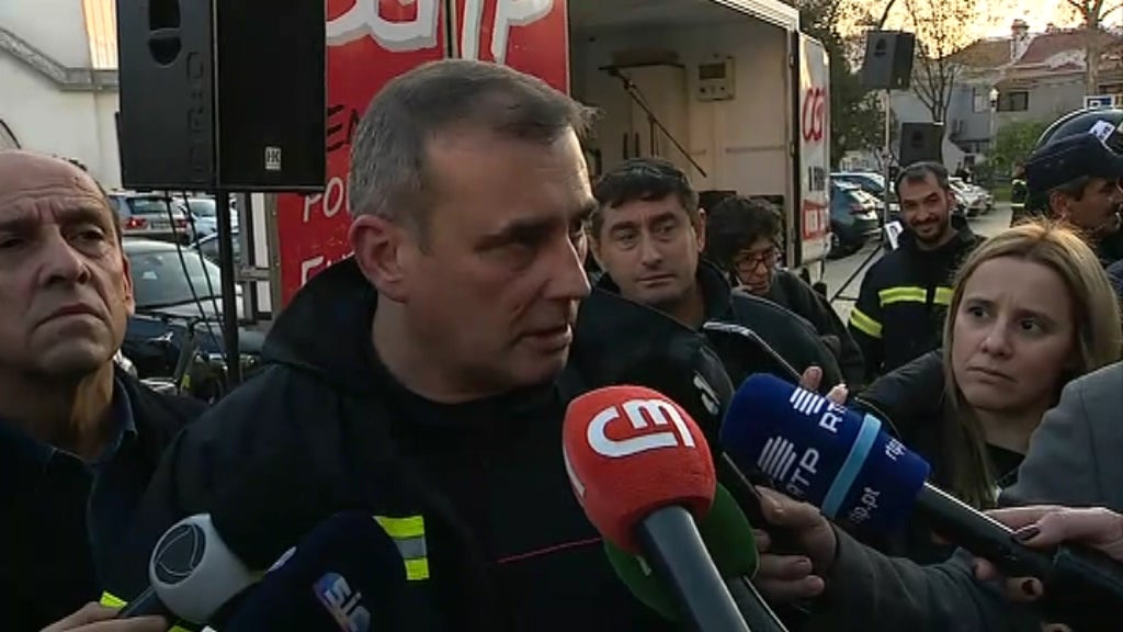 Bombeiros em protesto