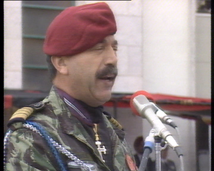 Juramento de bandeira nos Comandos