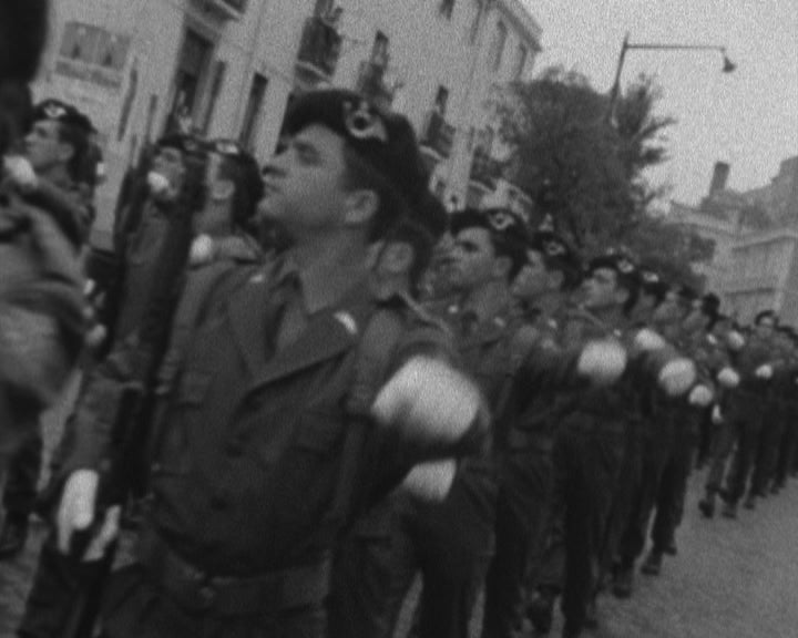 Ministro do Exército no Quartel General de Lisboa