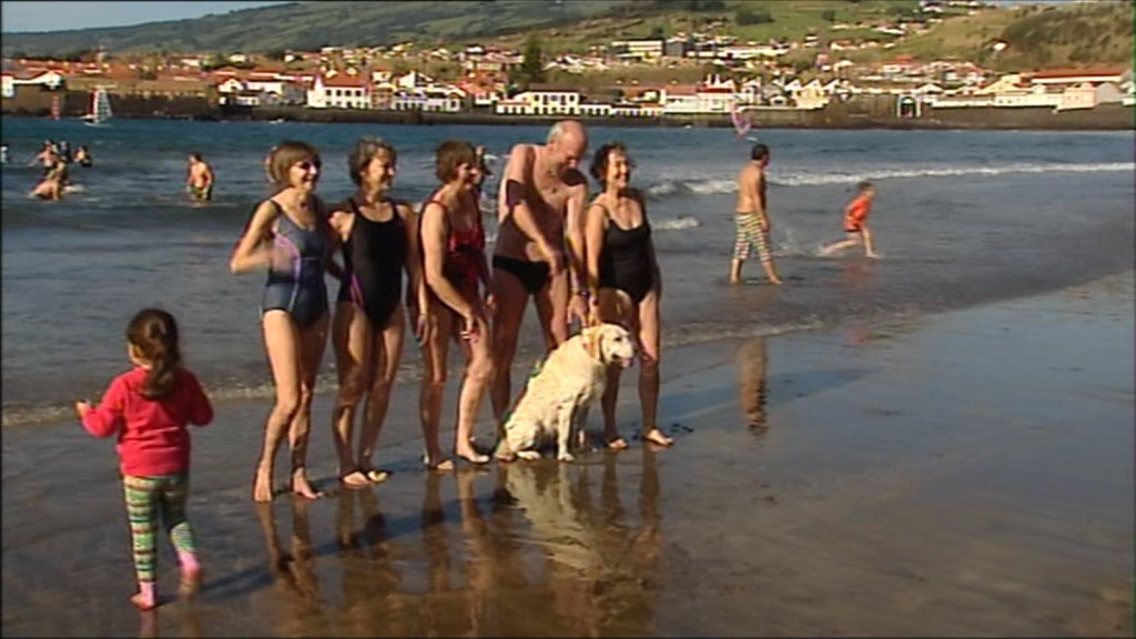 Primeiro banho do ano na Ilha do Faial