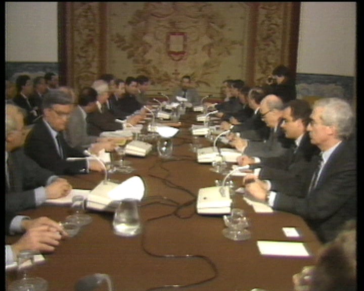 Governo recebe os embaixadores da Europa de Leste