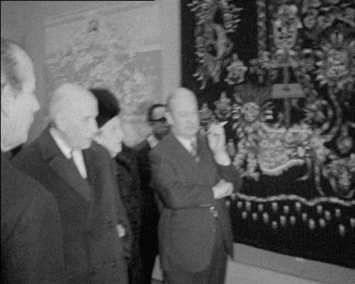 Américo Tomás visita exposição de tapeçarias