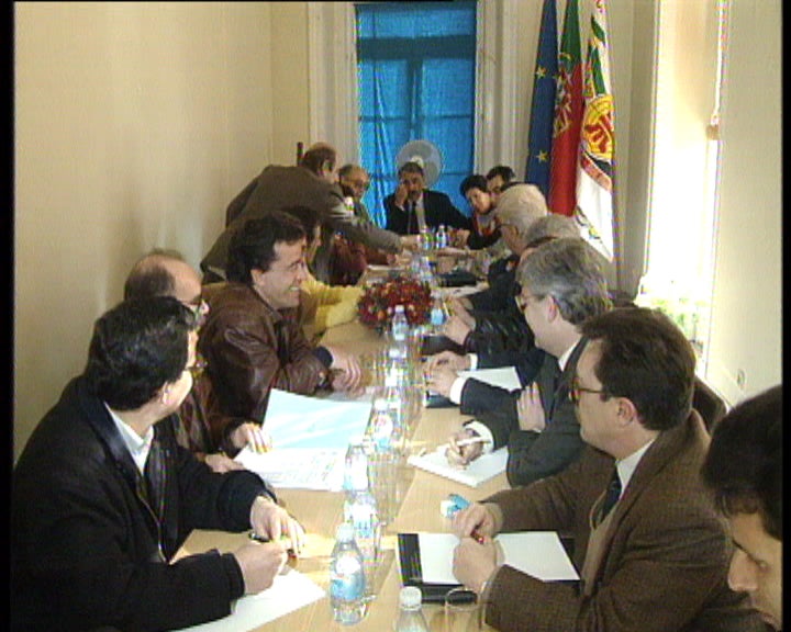 Sindicatos marcam greve geral