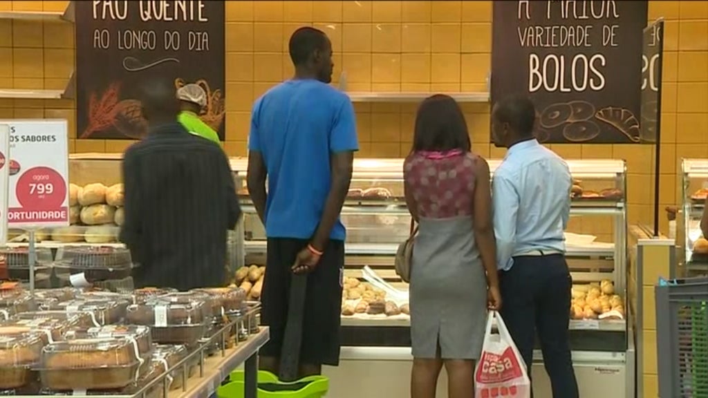 Racionamento de alimentos devido à crise de divisas em Angola