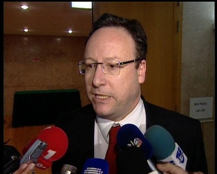 Francisco Assis critica Manuela Ferreira Leite