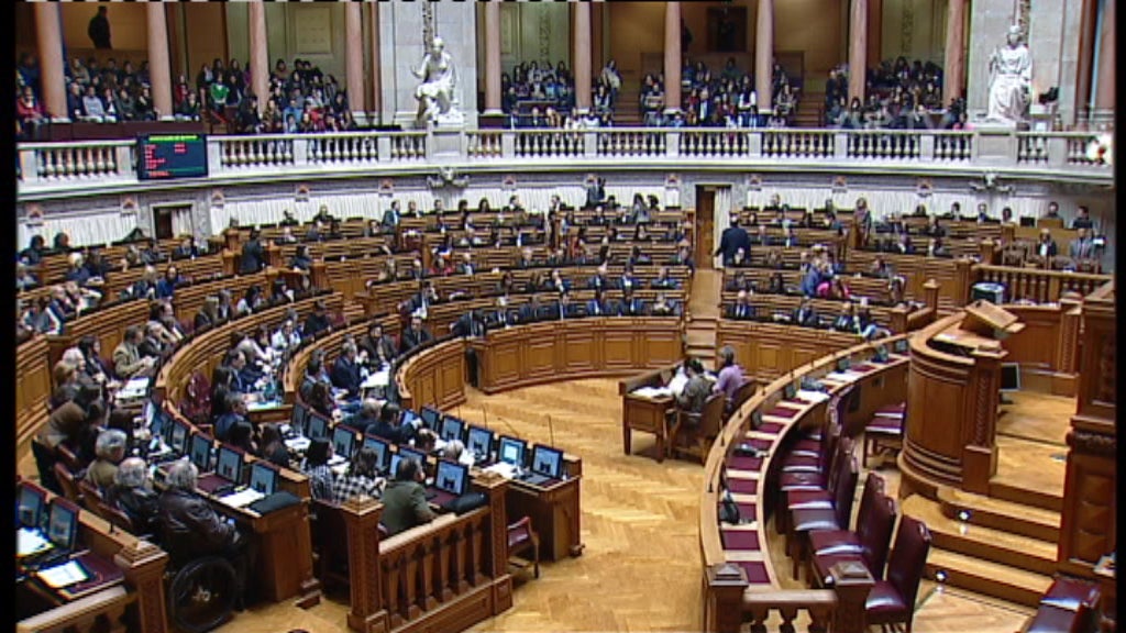 Debate sobre contratação coletiva