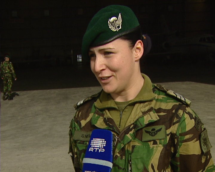 Militares portugueses a caminho do Kosovo e do Afeganistão