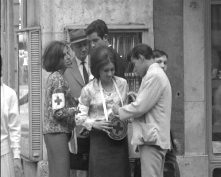 Peditório na rua da Cruz Vermelha