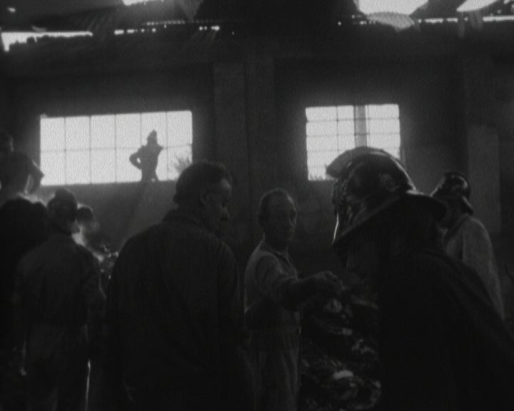 Incêndio numa fábrica de Porto Salvo