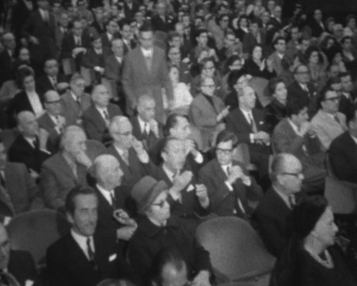 Alan Peyrefitte apresenta conferência na Fundação Gulbenkian em Lisboa