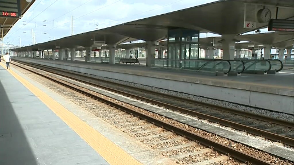 Greve afeta circulação ferroviária