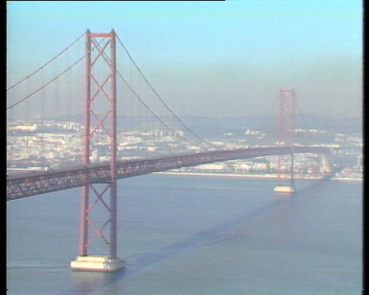 Obras de alargamento da Ponte 25 de Abril estarão concluidas em 1991
