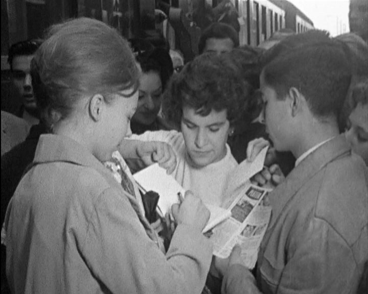 Chegada de Lola Flores e Paloma Valdés a Lisboa