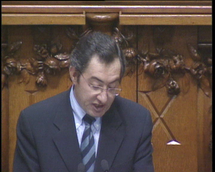 Oposição critica política para a Educação