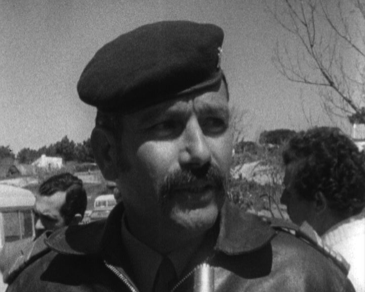 População de Sesimbra agradece ao MFA