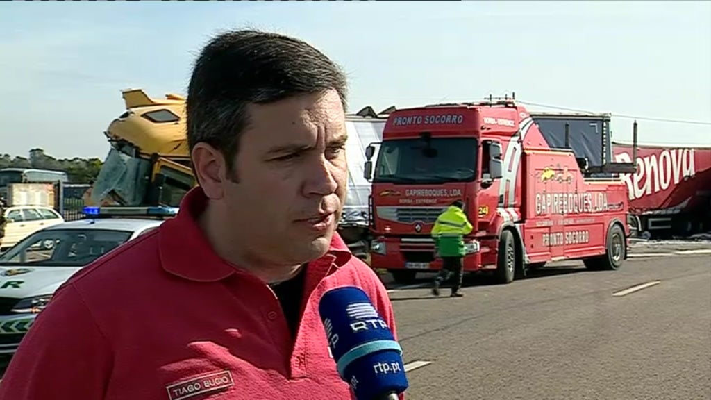 Acidente rodoviário na A6