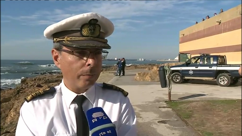 Buscas de mulher desaparecida num naufrágio