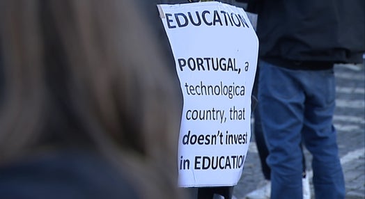 Protesto de polícias e professores