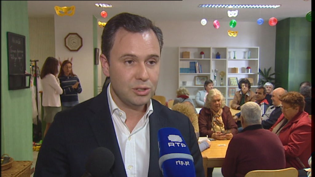 Rui Barreto visita o Centro Comunitário da Várzea