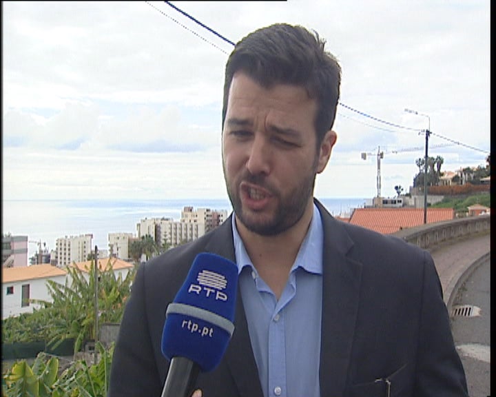 Obras na levada dos Piornais