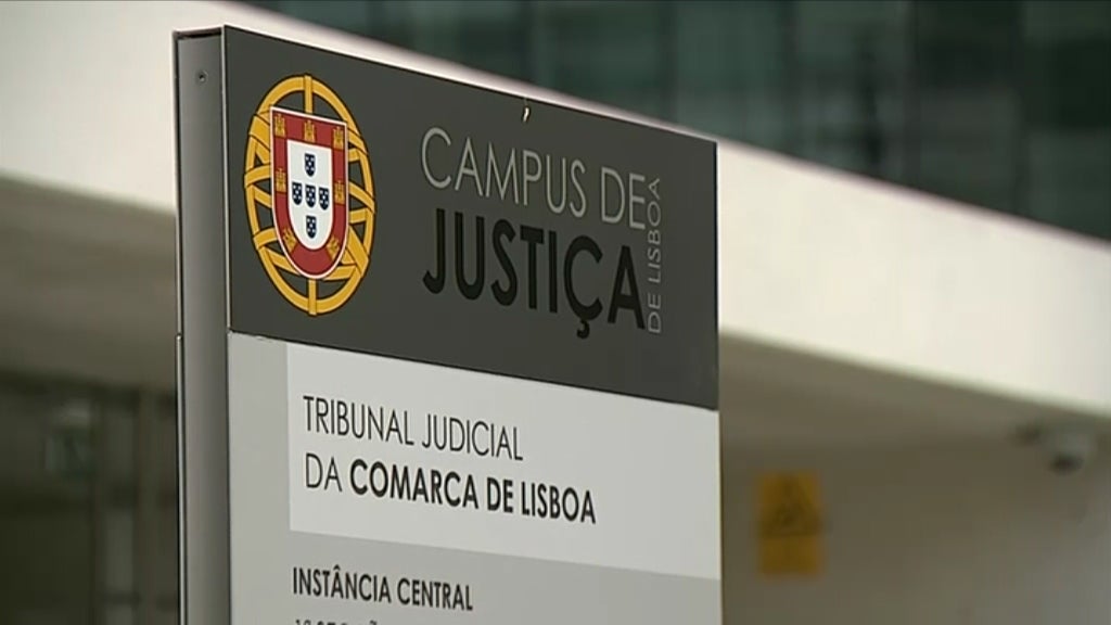 Crimes de pornografia de menores