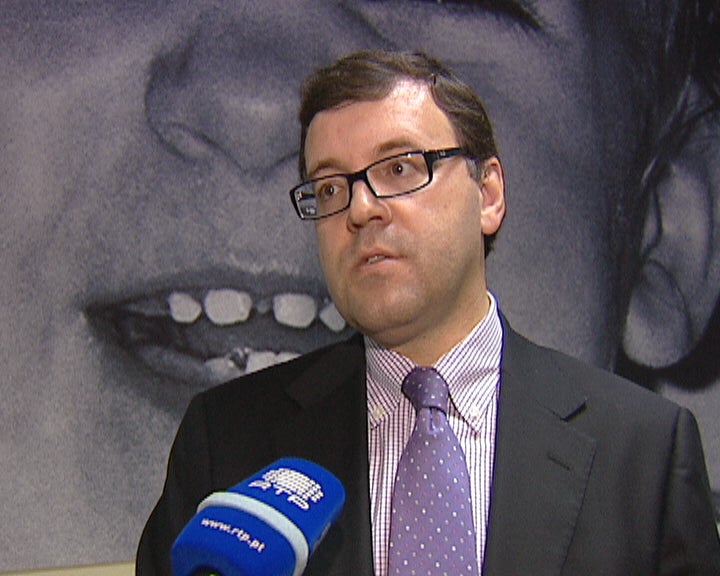 Portugueses sorriem menos