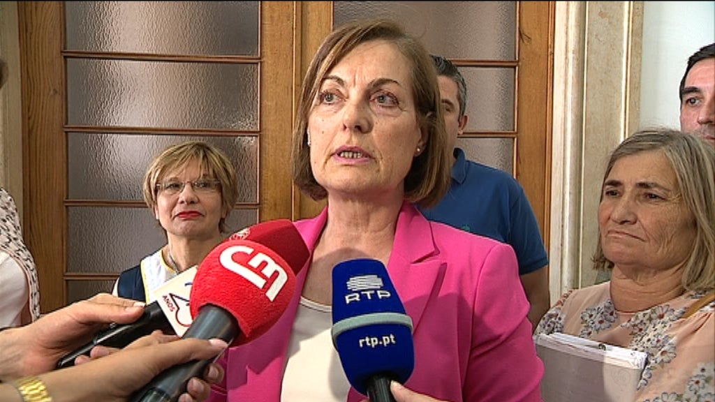 Negociações para regularização de trabalhadores precários