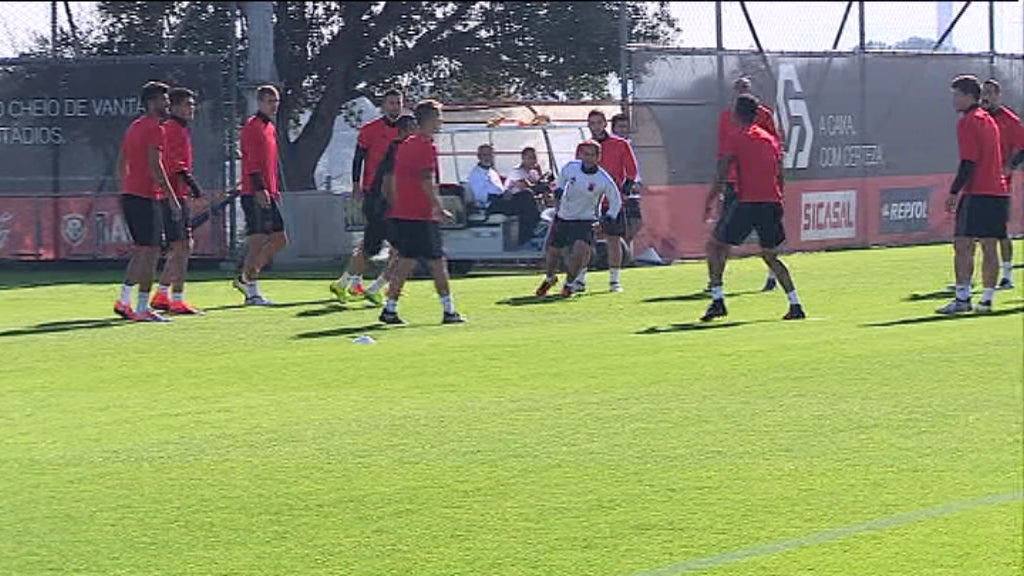 Futebol: treino do Benfica