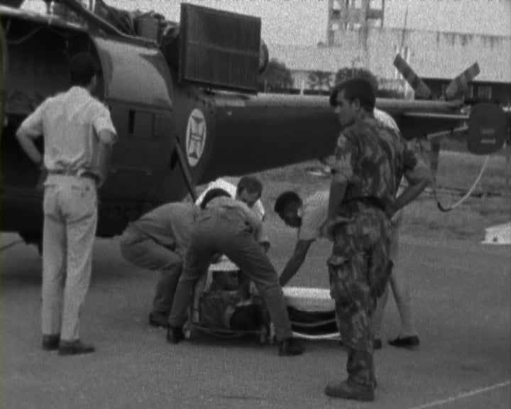 Visita de Camilo Rebocho Vaz ao Hospital Militar de Luanda