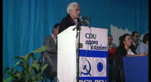 Álvaro Cunhal participa num comício