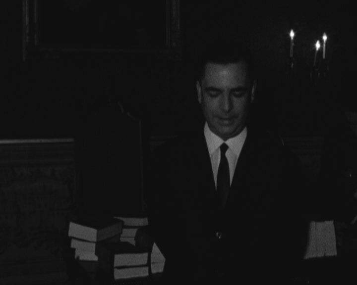 Equador oferece livros à Universidade de Coimbra