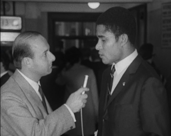 Jogadores do Benfica e do Sporting regressam a Lisboa