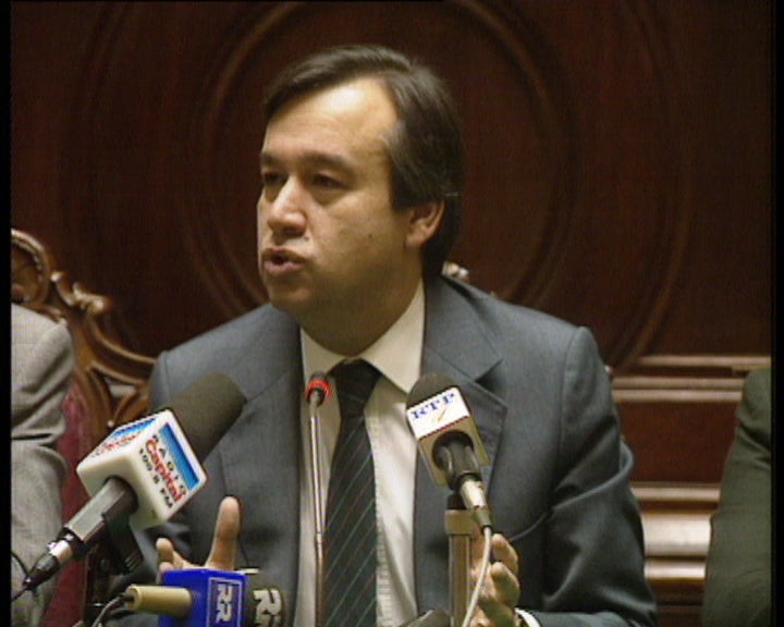 Debate sobre transportes aéreos