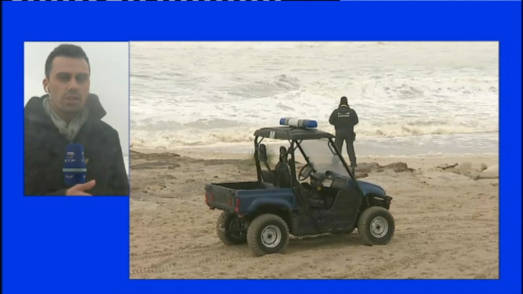 Buscas na praia da Costa Nova