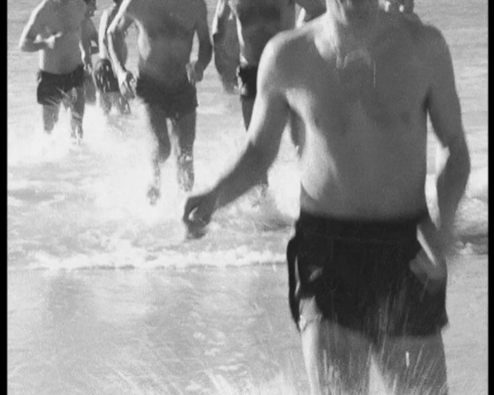 Banho de Ano Novo em Carcavelos