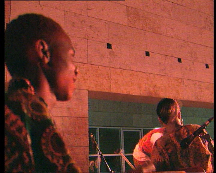 Grupo de música e danças moçambicano