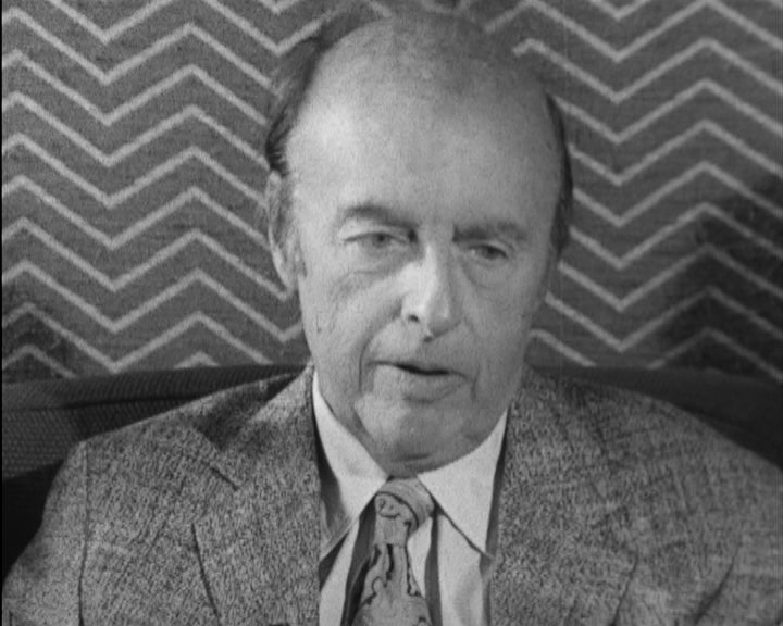 Reportagem sobre espetáculo do maestro André Kostelanetz