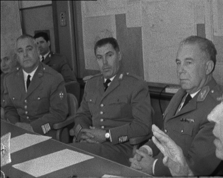 Visita de Luís Câmara Pina ao Quartel General do Porto