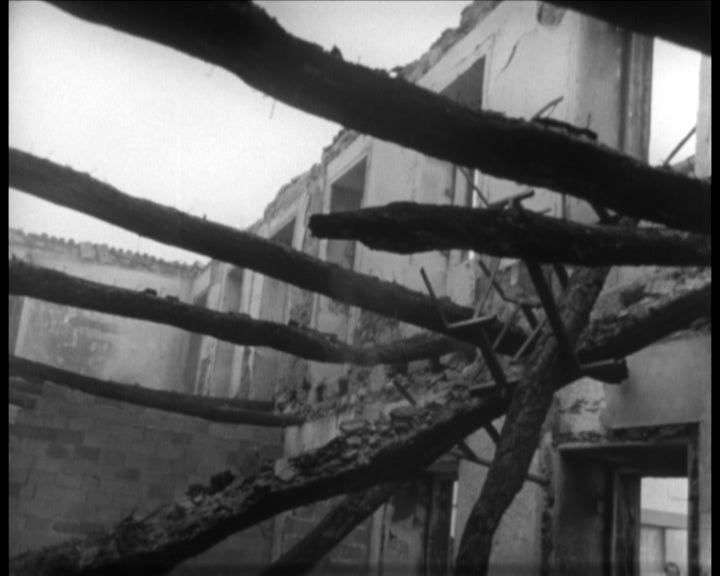 Incêndio no Centro da Comissão de Moradores de Fânzeres