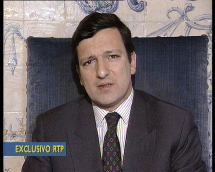 Durão Barroso apela a cessar-fogo em Angola