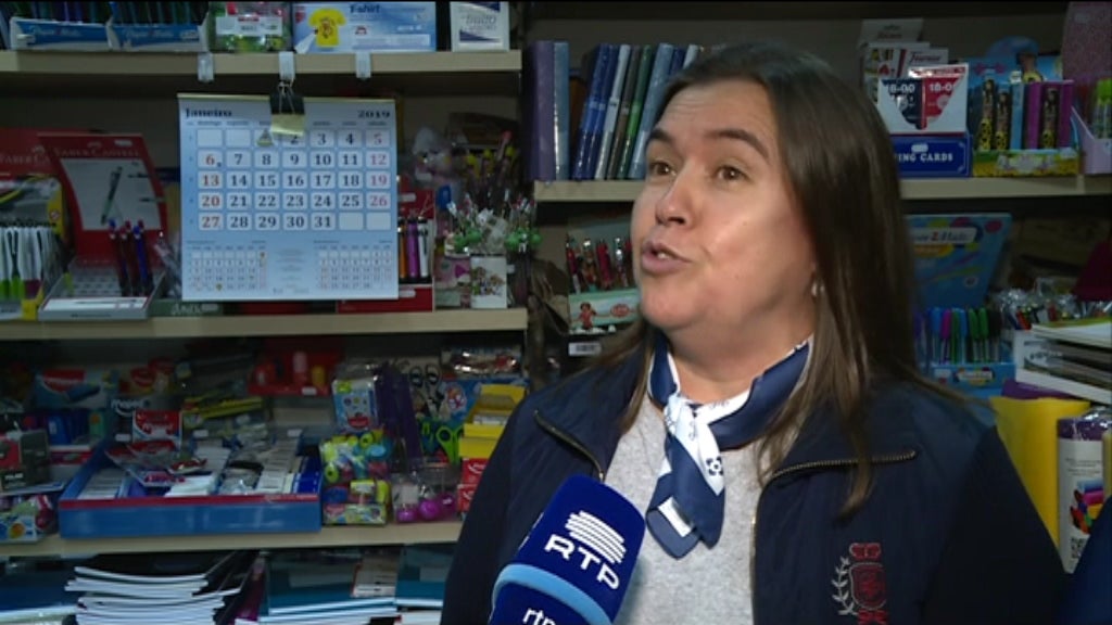 Dívidas de manuais escolares