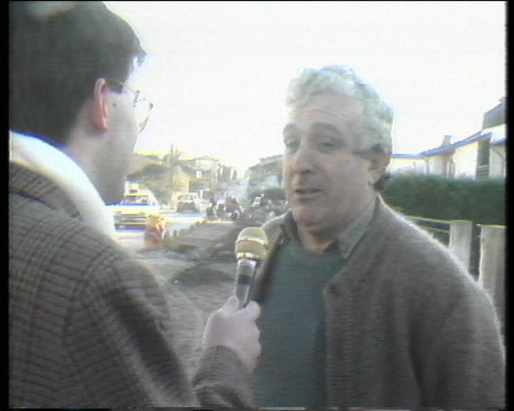 Protesto original em Frossos contra demora de obras na estrada