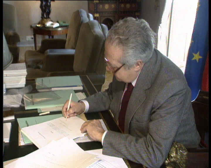 Leis para promulgação de Mário Soares