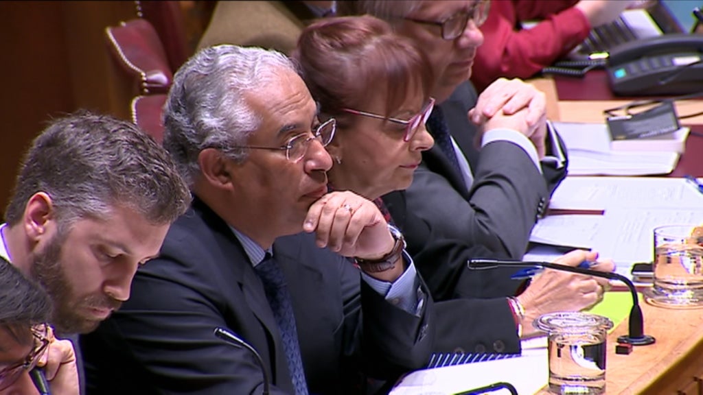 Governo vai descer IVA na restauração